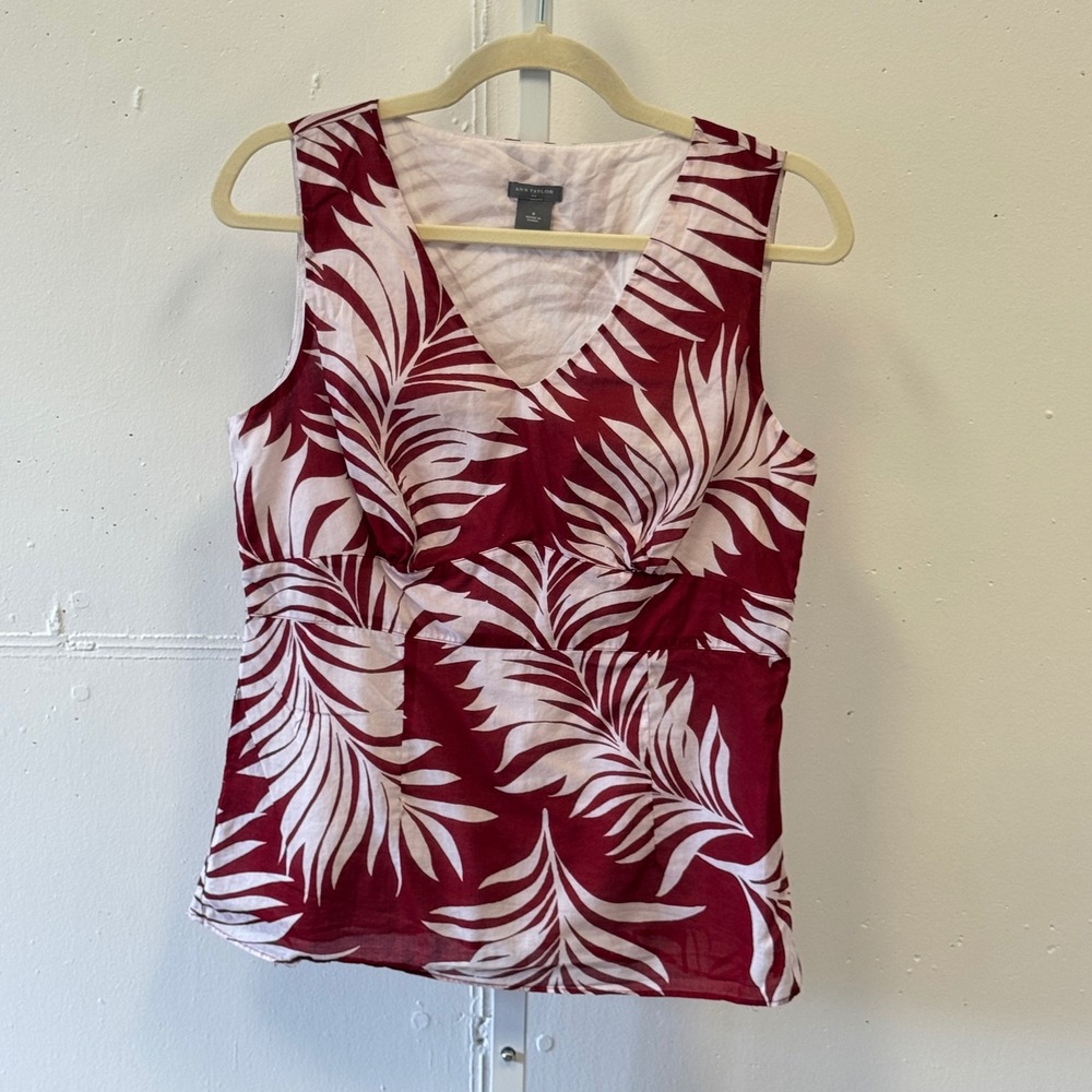 Ann Taylor Red White Palm Leaf Tropical V-Neck Cotton Sleeveless Top Size 8